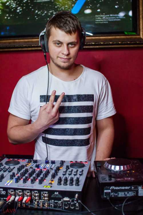 GVS w/ Residents @ RedBar